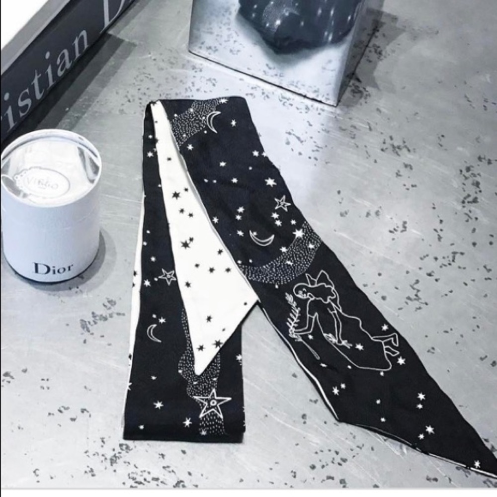 ZODIAC Pisces ♓️ Scarf | Black + Whit